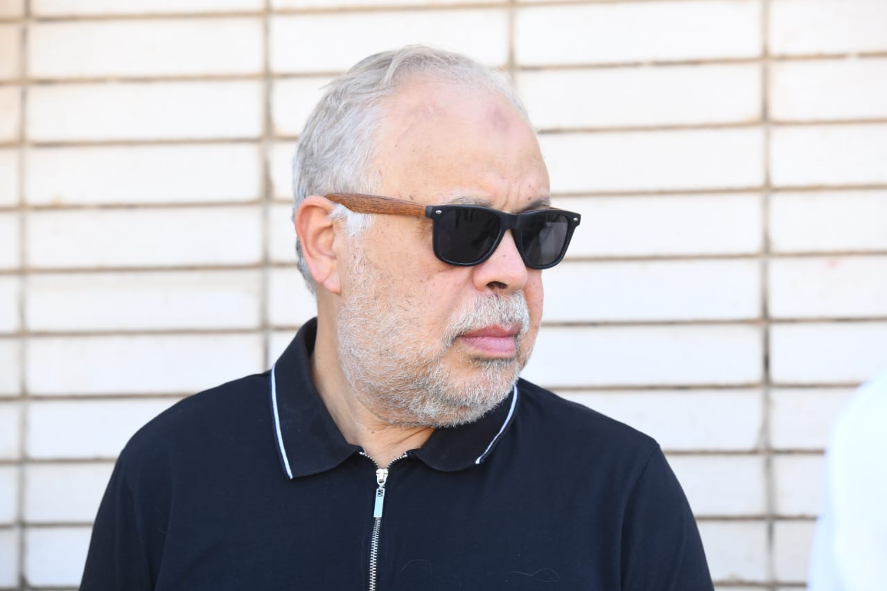أشرف زكي كان من أبرز الحضور في جنازة والد محمد