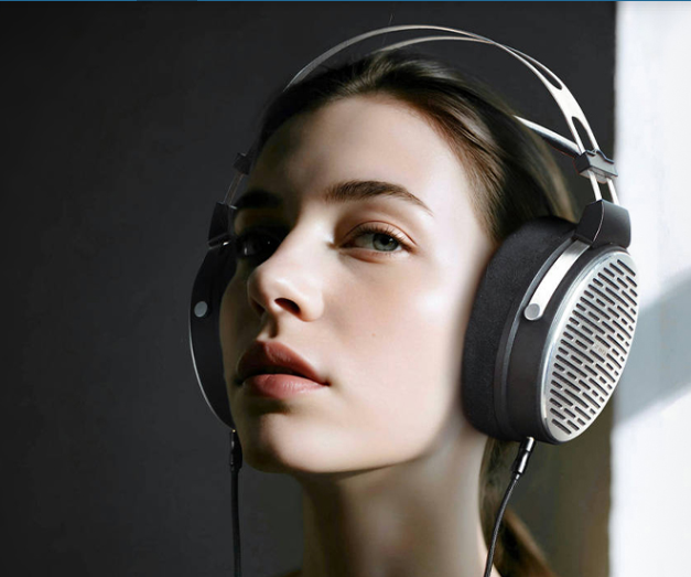 أفضل سماعات رأس لاسلكية في السوق لعام 2025 عشان تجرب