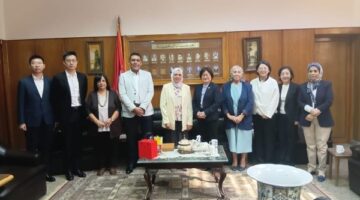 ألسن عين شمس تتعاون مع الجامعة المفتوحة لتحسين تدريس اللغة