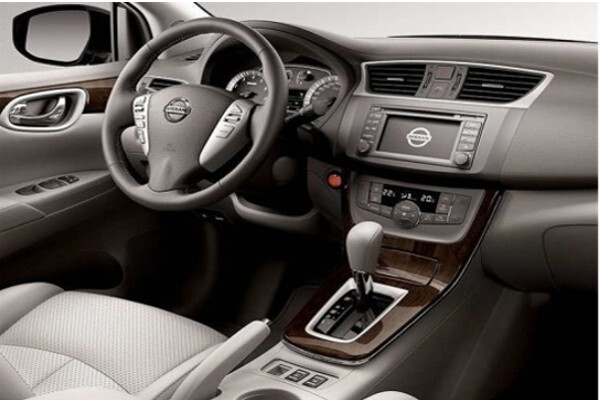 أنت هتختار إيه شانجان UNI V ولا نيسان سنترا 2026؟