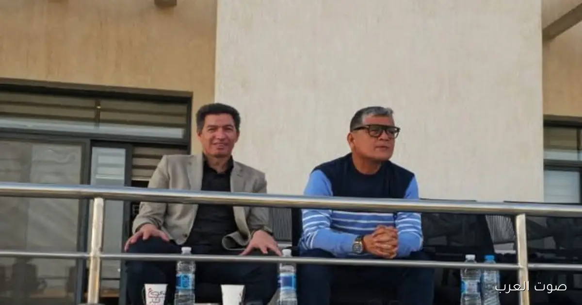 أوسكار يتابع حكام مباراة مسار وأسوان من المدرجات