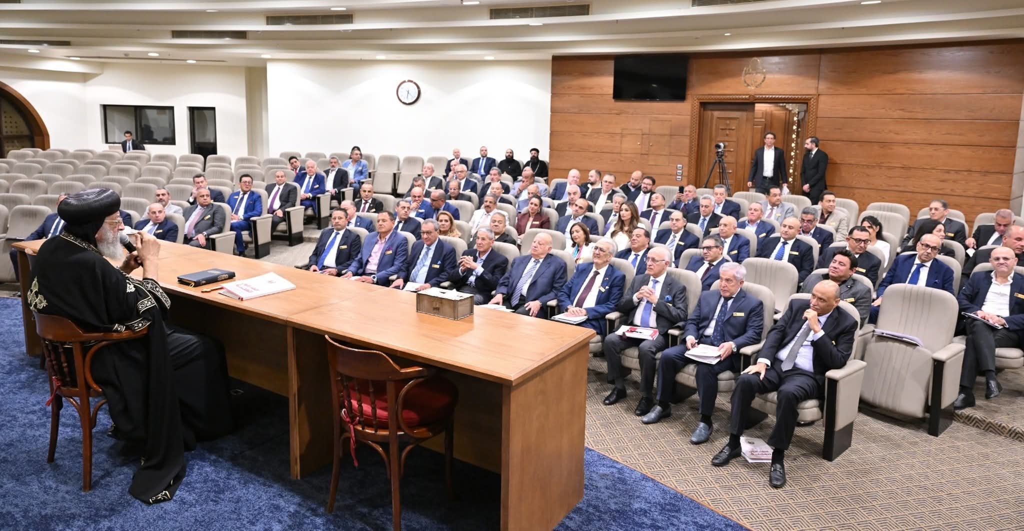 أول لقاء لتقوية التواصل بين الكنيسة ورجال الأعمال من أبنائها