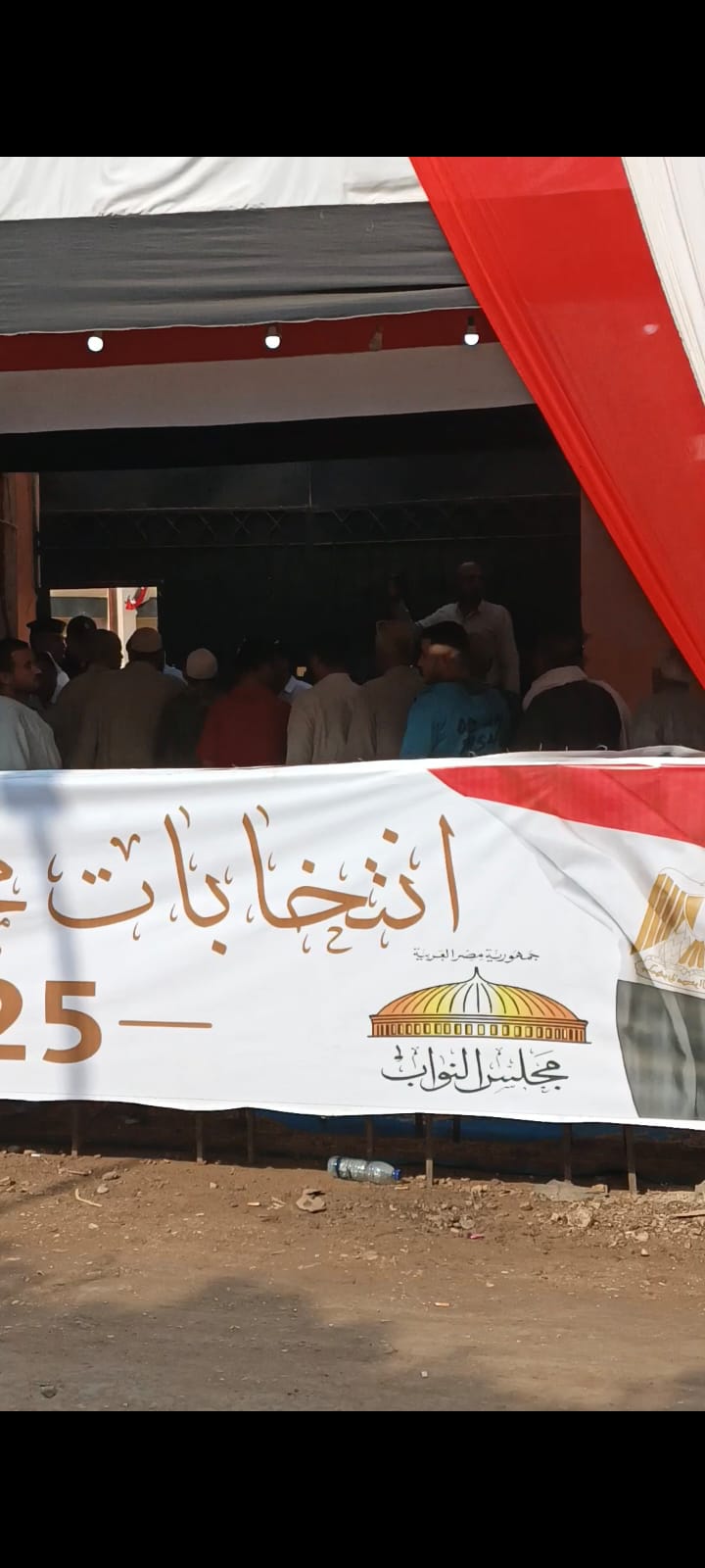 إقبال كبير على مدرسة المنوات الثانوية بنين في اليوم التاني