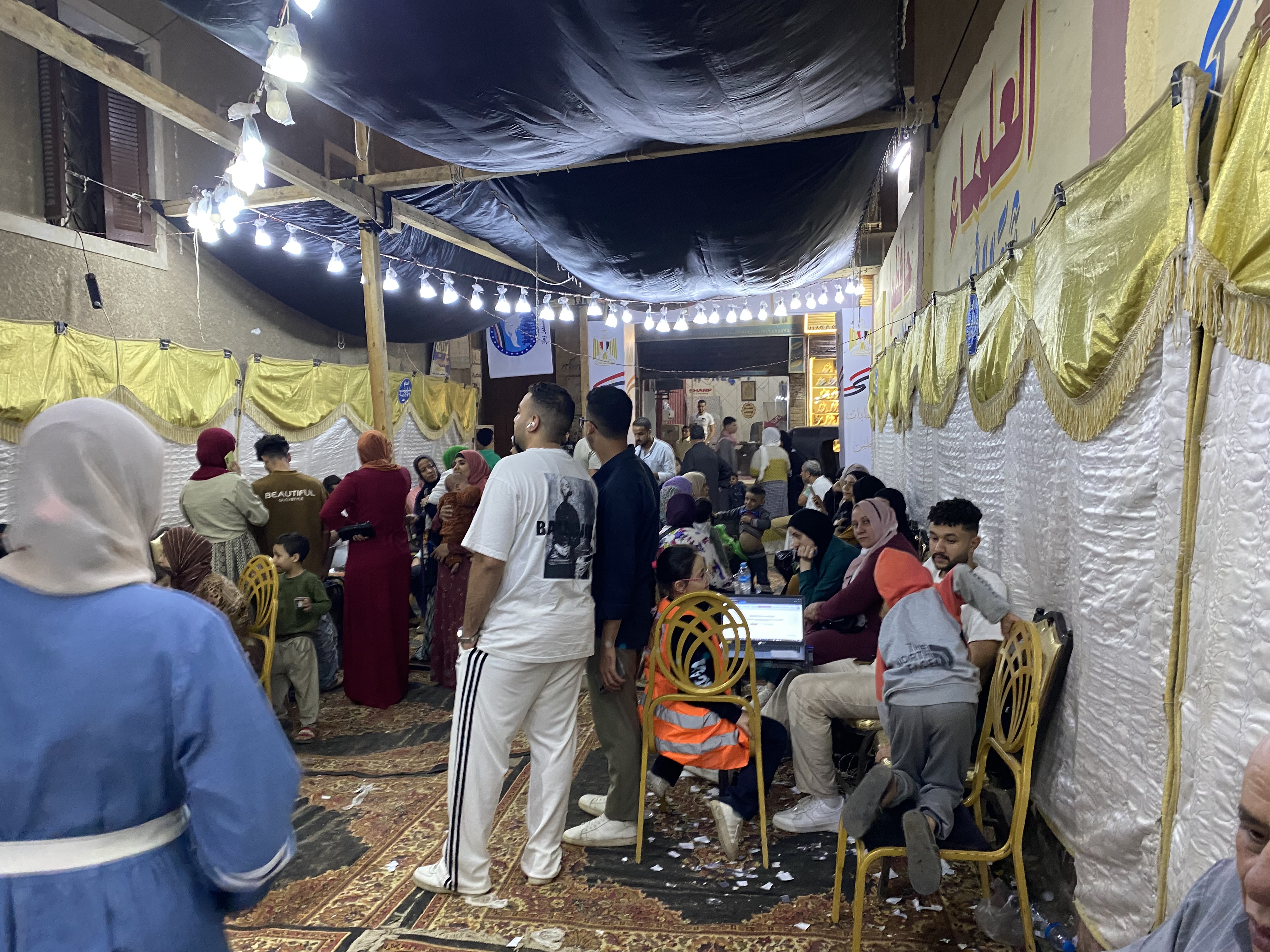 إقبال كبير من السيدات والشباب على التصويت في انتخابات النواب