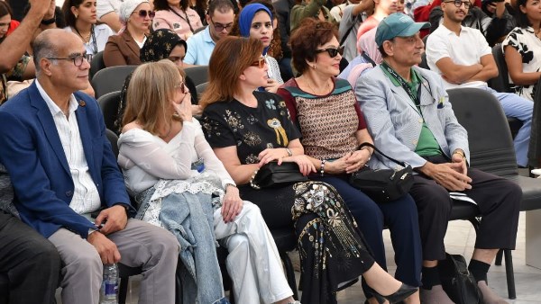 إلهام شاهين محمد عبد العزيز كان ليه دور في إظهار