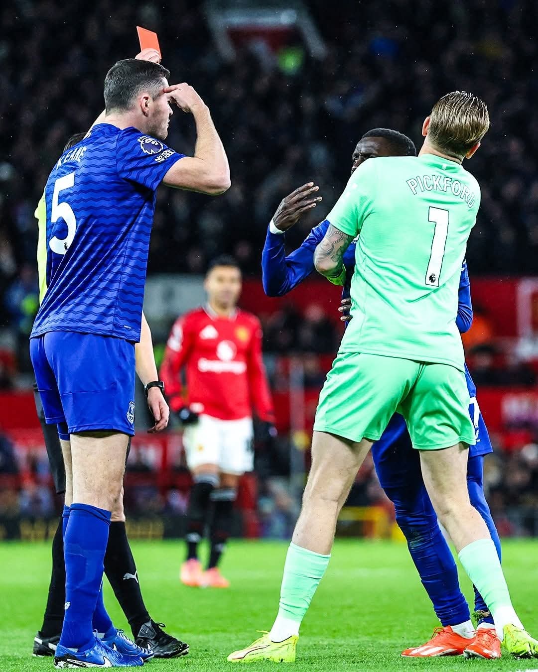 مباراة إيفرتون ومانشستر يونايتد