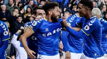 إيفرتون يحقق الفوز على مانشستر يونايتد رغم النقص العددي