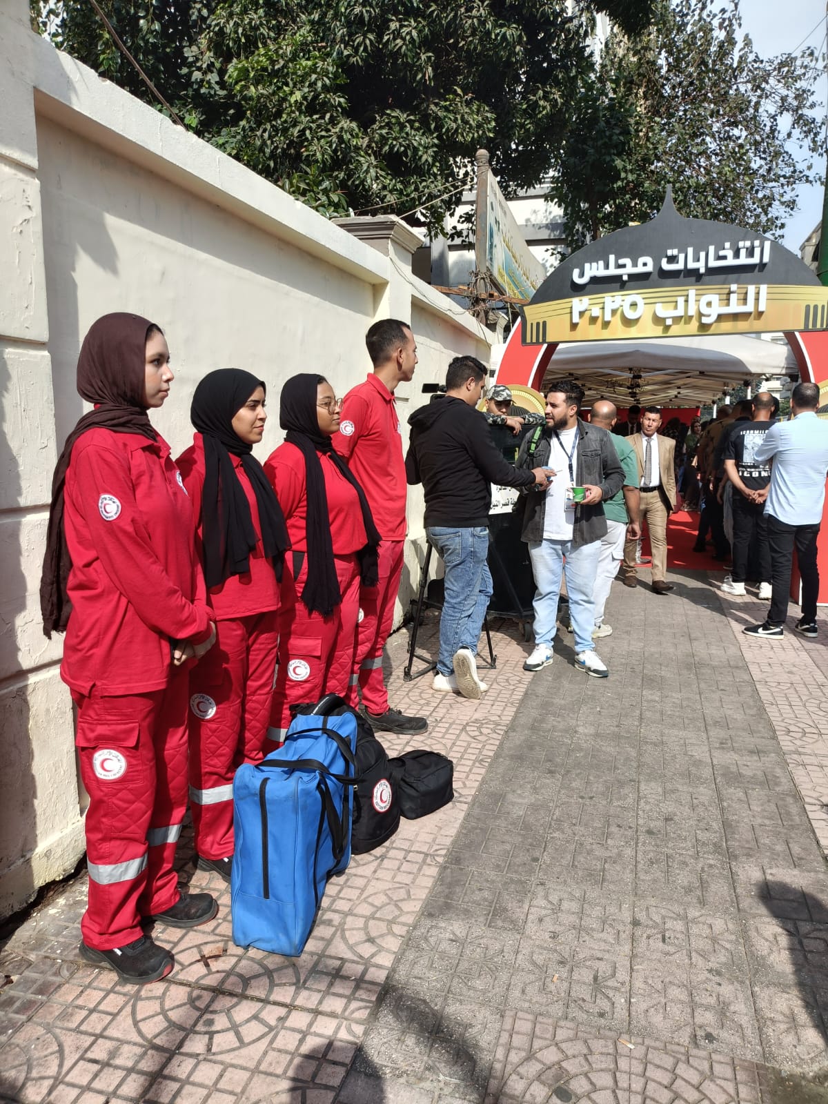 تواجد متطوعي الهلال الأحمر المصري