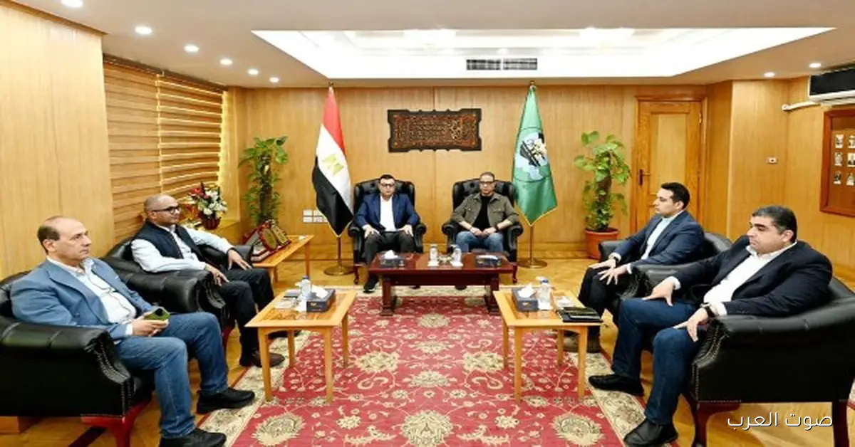 الإسكان بتتابع مشروعات “حياة كريمة” ومشاكل مياه الشرب والصرف الصحي في الفيوم