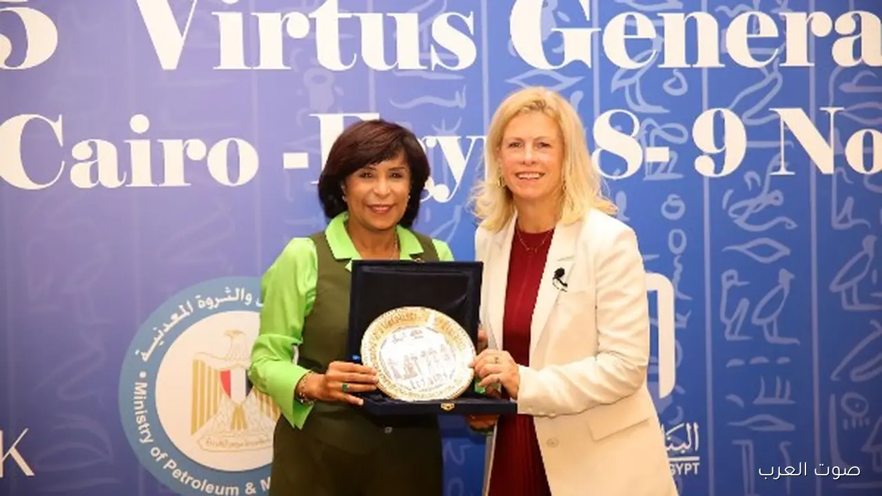 الاتحاد الدولي للرياضات يكرم أمل مبدي ويشيد بمجهودها في دعم