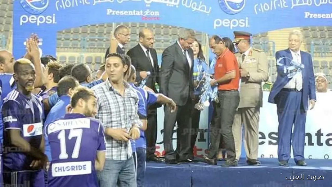 التاريخ بيتكرر أزمة بين مرتضي منصور ونجم الأهلي على المنصة