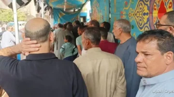 الخدمات الإدارية بتجمع العمال عشان يصوتوا في انتخابات مجلس النواب