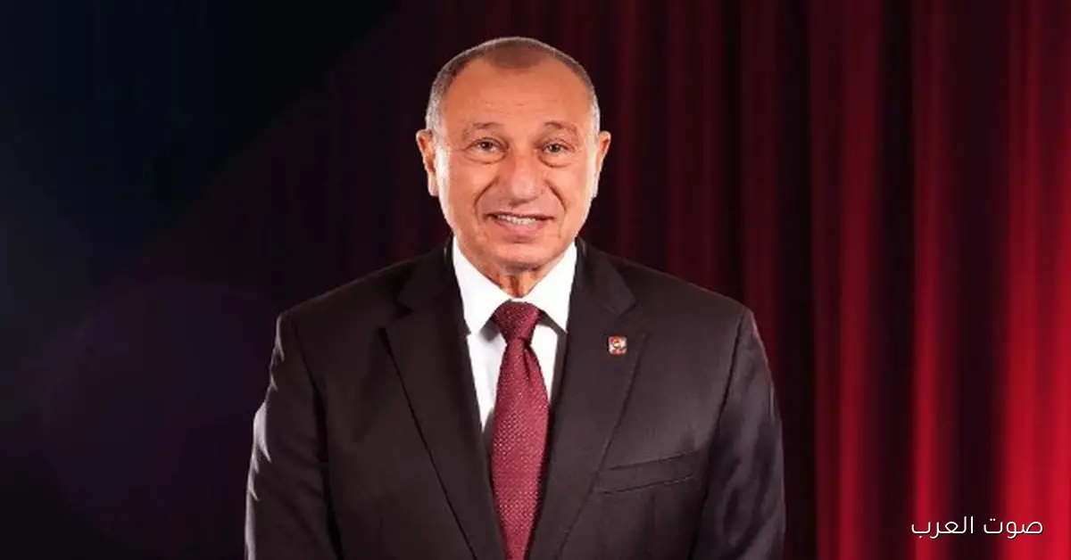 الخطيب يبارك لرجال يد الأهلي بعد الفوز بالسوبر المصري