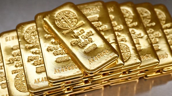 الذهب نزل شوية في مصر لكن ثابت بره والأسواق مستنية الأخبار