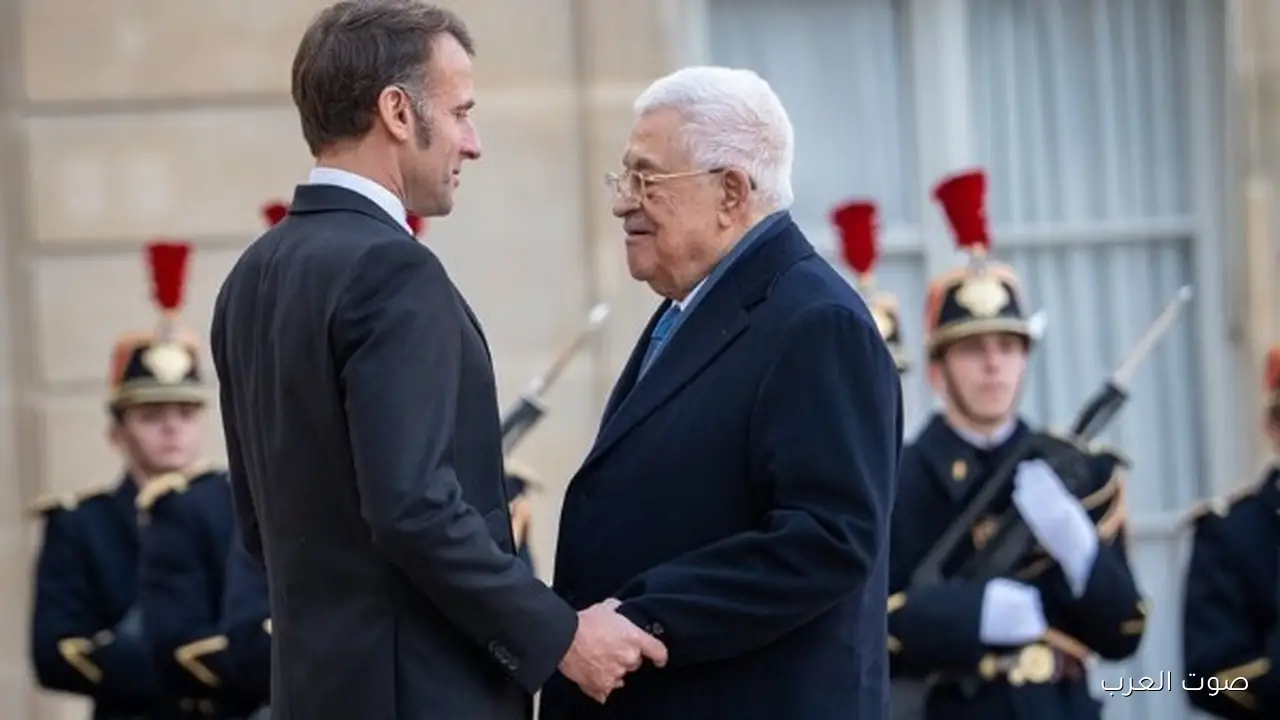 الرئيس الفلسطيني والرئيس الفرنسي يتناقشوا في باريس عن خطوات إقامة
