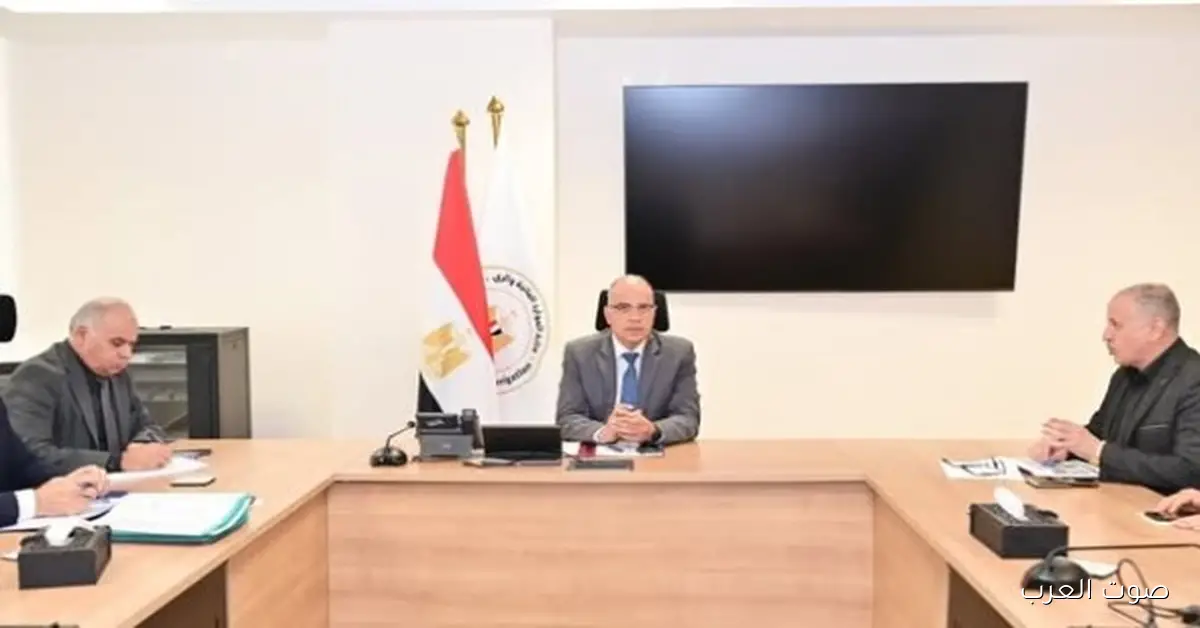 الري تبدأ في تنظيف الترع ورفع الحشائش وتجريف المصارف عشان تستعد للسدة الشتوية