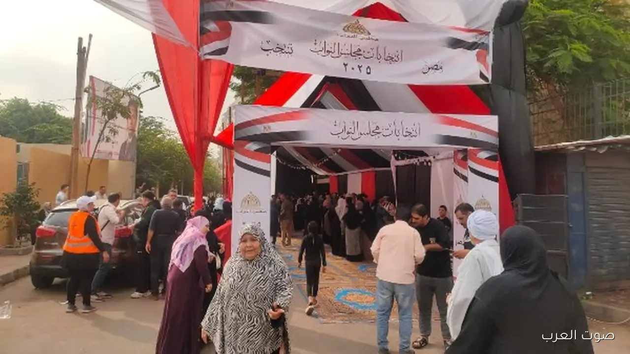 السيدات في الصدارة إقبال كبير على لجان التصويت بمدرسة الفاروق