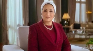 السيدة انتصار السيسي بفرح وشغف بتابع برنامج دولة التلاوة