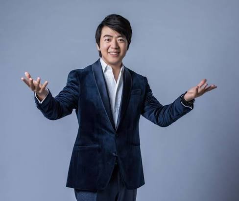 العازف الكبير لانج لانج يفتتح أول مهرجان صدى الأهرامات كل