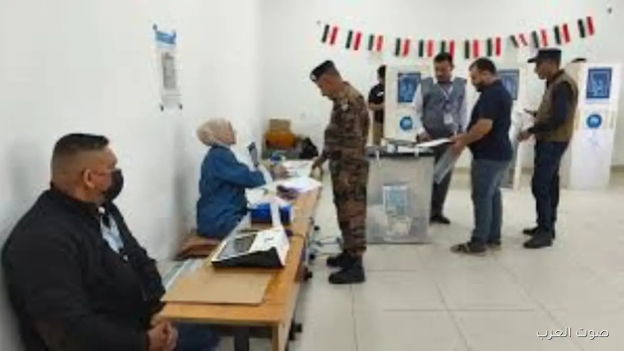 العراق يبدأ الانتخابات البرلمانية السادسة وسط ترقب من جيرانه