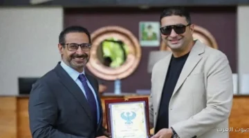 المصري يهدي درع النادي لمسئولي السفارة المصرية في زامبيا