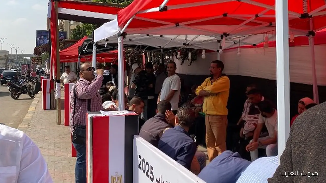 الناخبين في الدقي يتوافدوا على لجنة مدرسة الشهيد عامر عبدالمقصود