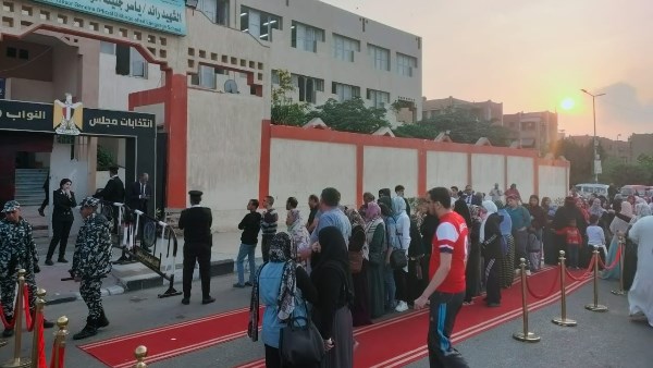 ‎إقبال ملحوظ للناخبين وانتظام العملية الانتخابية في الدرب الأحمر وقصر النيل وعابدين