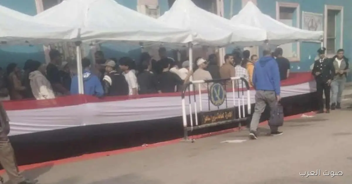 الناس بتتجمع في لجان السيدة زينب للتصويت