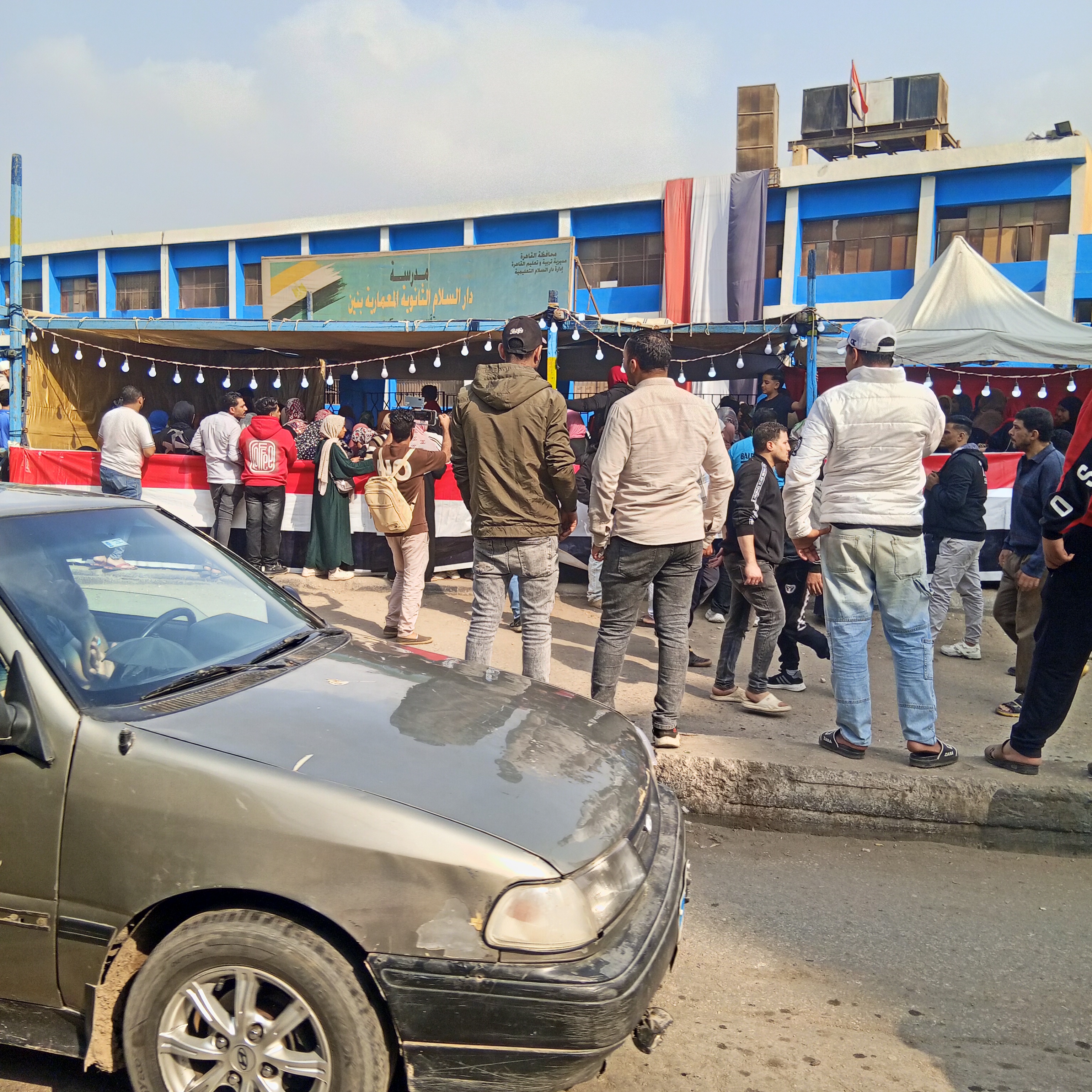 الناس بتتدافع على لجنة دار السلام المعمارية