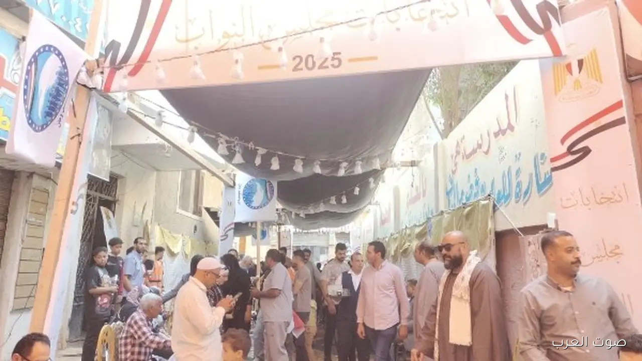 الناس مستمرة في التوافد على لجان مدرسة محمد الفقي في