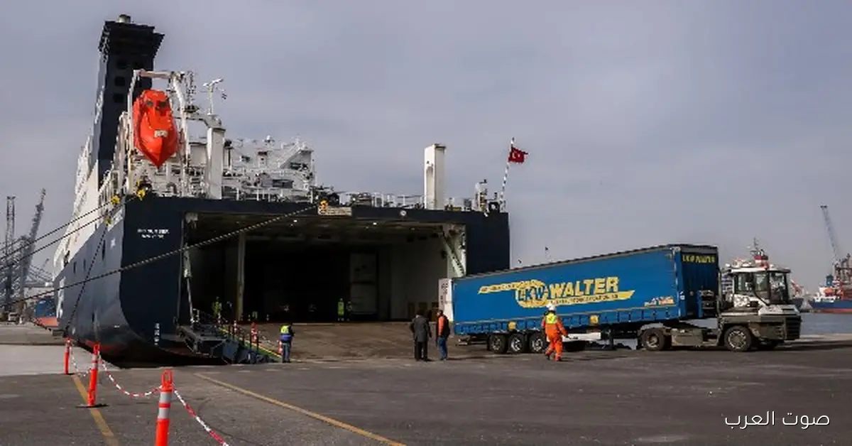 النقل بتدعو المصدرين للاستفادة من خط «الرورو» بين دمياط وتريستا