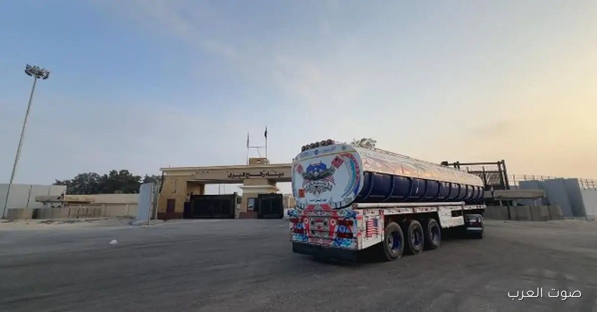 الهلال الأحمر يرسل 280 ألف سلة غذائية ومستلزمات إغاثية لغزة عبر قافلة «زاد العزة» 68