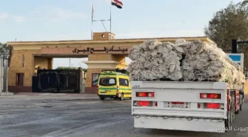 الهلال الأحمر يرسل القافلة رقم 80 زاد العزة بـ 12