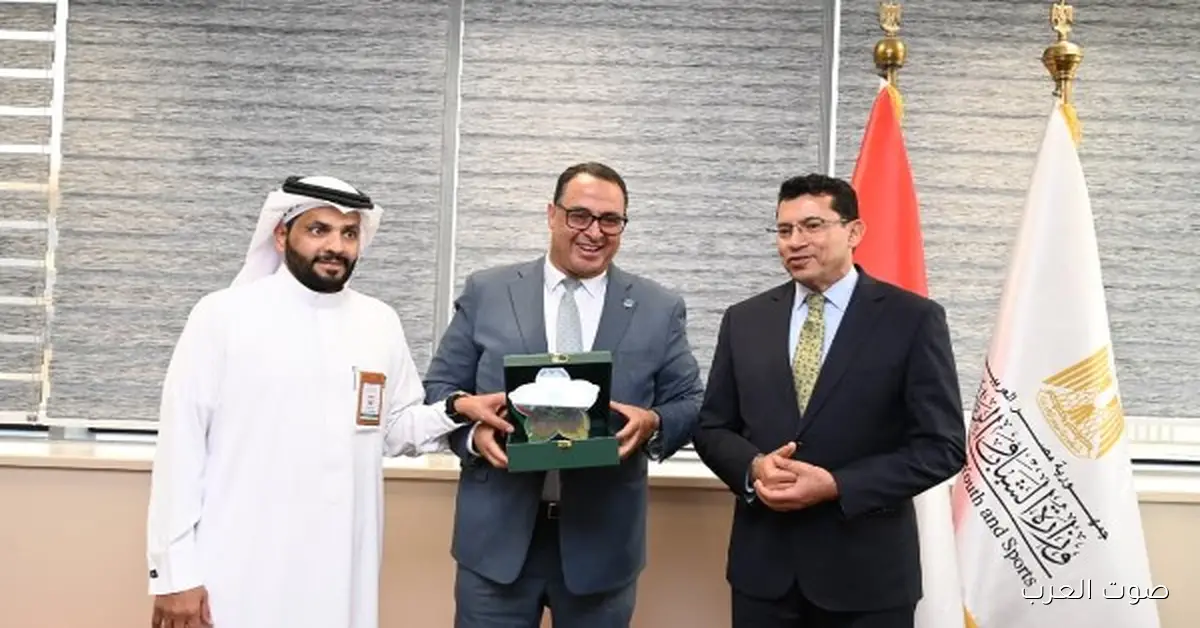 الوزير يتقابل مع الوفد السعودي للحديث عن العمل التطوعي في الرياضة