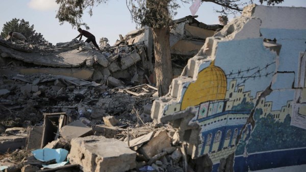 بريطانيا بتفكر جدياً تحظر السلع من المستوطنات الإسرائيلية