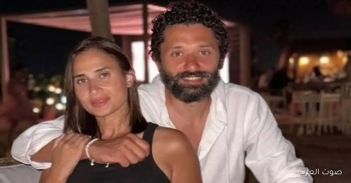 بسمة وهبة واقفة جنب آن الرفاعي بعد مشكلتها مع كريم محمود عبد العزيز