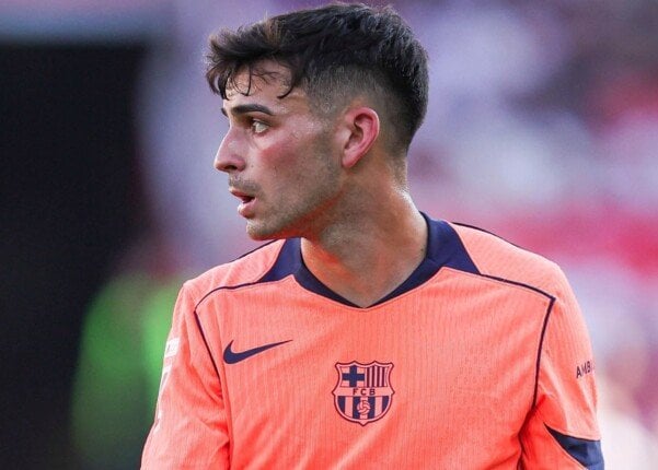 بيدري: فليك يجمع بين الصرامة الألمانية وروح الدعابة داخل برشلونة