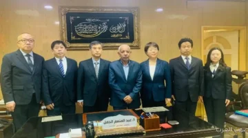 تعليم أكاديمي قوي وفد من عمال بلدية بكين يزور المؤسسة