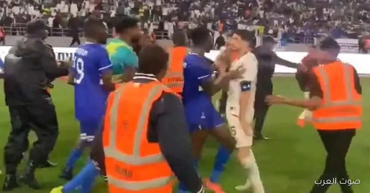 توتر وأجواء مشتعلة.. نجم الهلال يواجه خطر الإيقاف في مباراة مولودية الجزائر