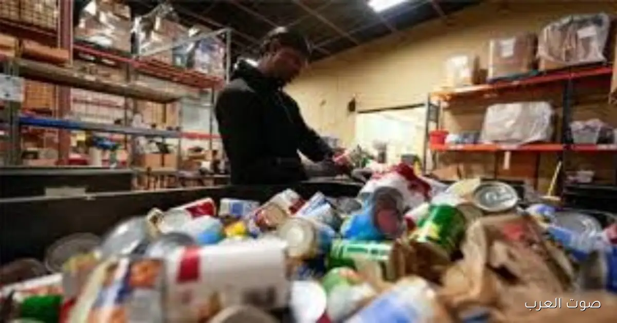 ثقة المستهلك الأمريكي بتتراجع لمستوى تاريخي بسبب استمرار الإغلاق الحكومي 2 ثقة المستهلك الأمريكي بتتراجع لمستوى تاريخي بسبب استمرار الإغلاق الحكومي