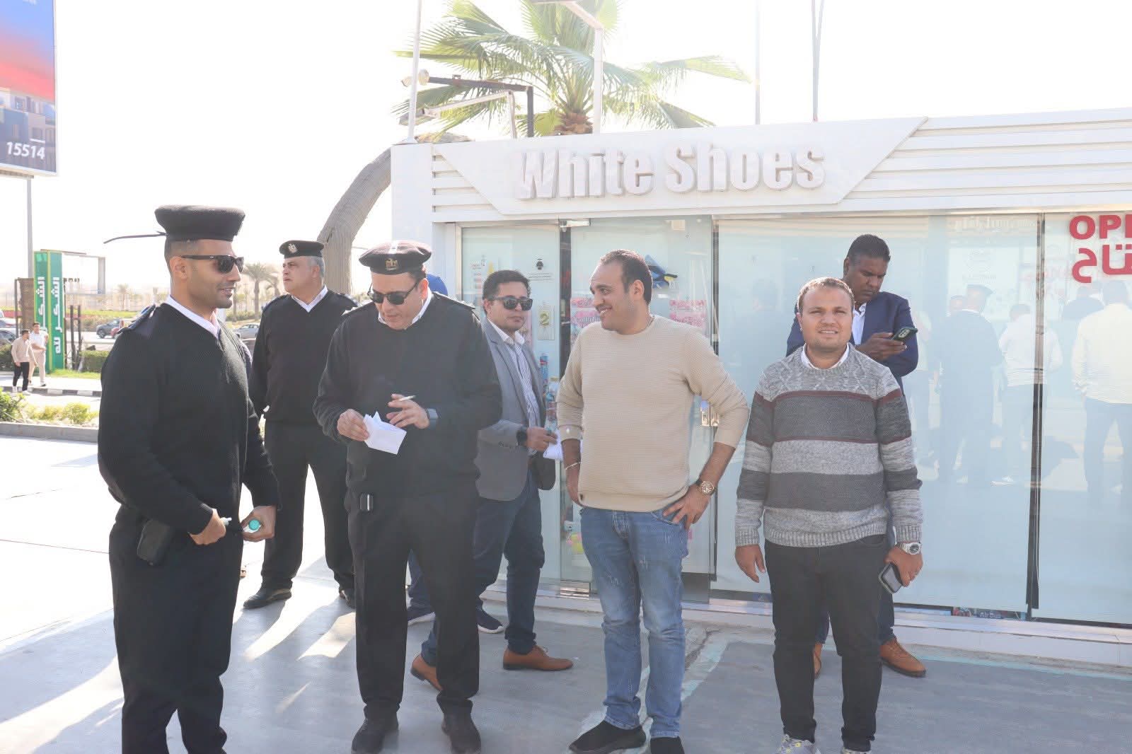 جهاز الشيخ زايد يقفل 15 محل تجاري مخالف في الممشى