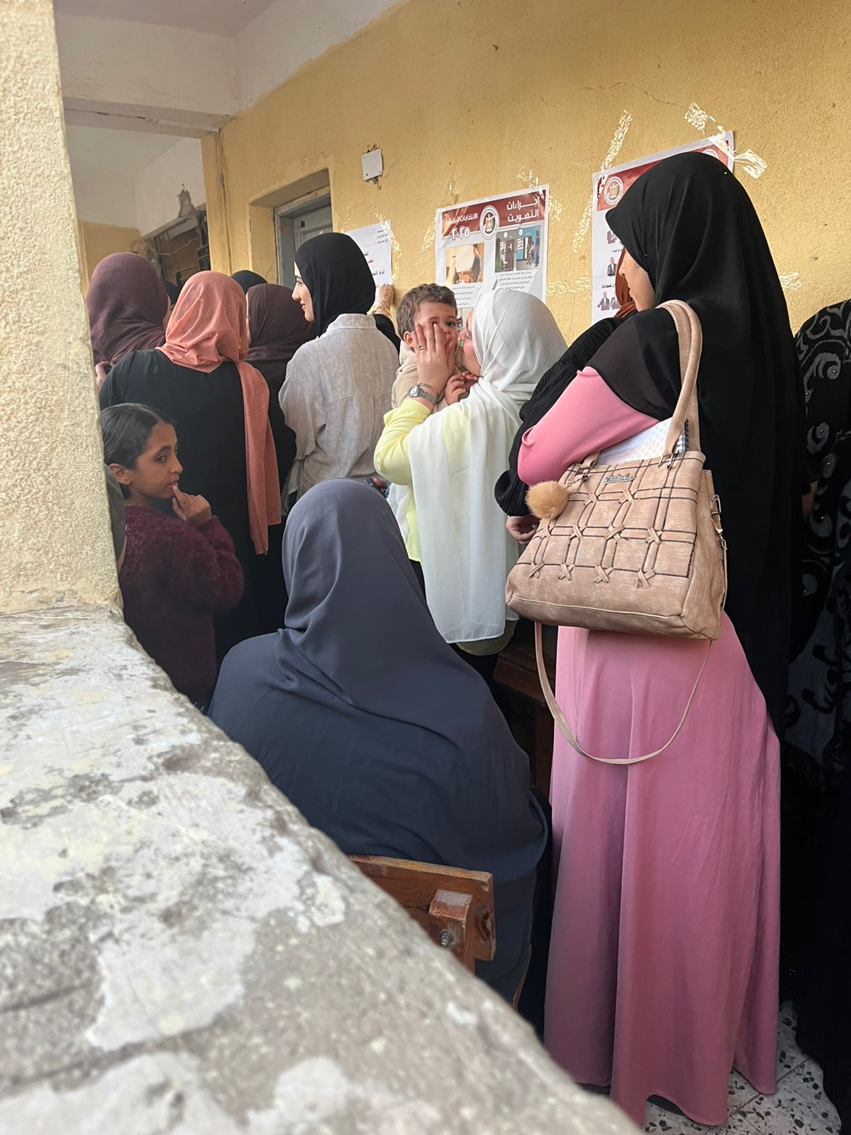 حضور نسائي قوي في لجان انتخابات نواب الشرقية صور