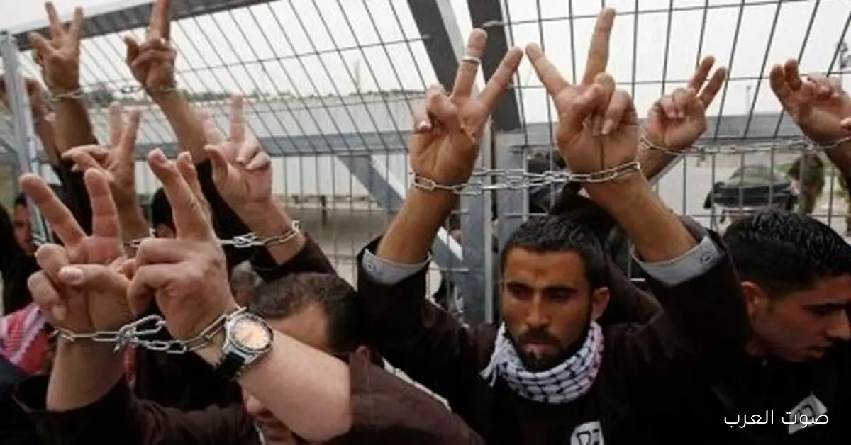 حماس: سجون الاحتلال بقت أماكن قتل مباشر لشباب فلسطين