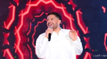 حماقي يتألق في حفل مميز بالإسكندرية بهتافات جماهيرية ولوك كاجوال