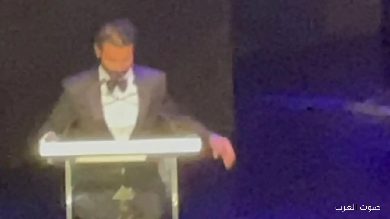 خالد النبوي يهدى تكريمه في مهرجان القاهرة لوالديه الراحلين وزوجته