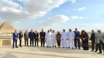 خالد عبد العزيز ووزير الإعلام البحريني يتجولوا في الأهرامات والمتحف