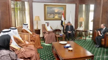 خالد عبدالعزيز يقابل وزير الإعلام البحريني عشان يقووا الشراكة الإعلامية