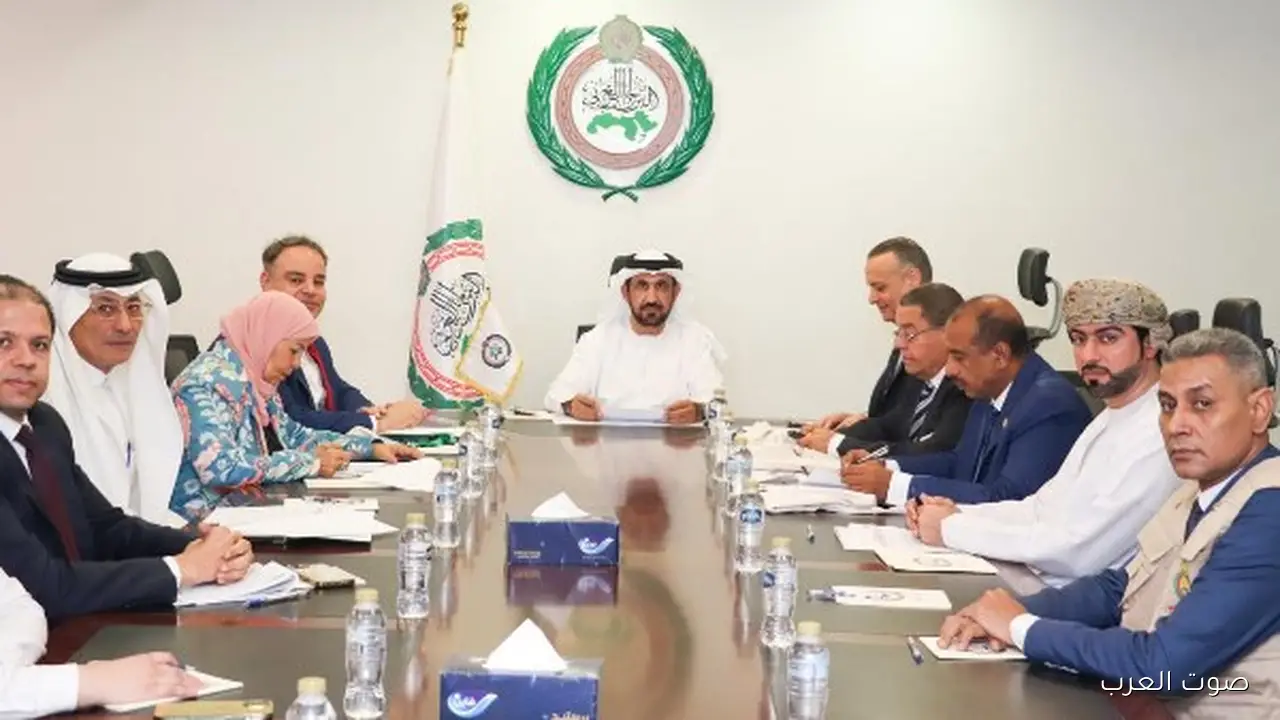 رئيس البرلمان العربي يجتمع لتنسيق متابعة انتخابات مجلس النواب في