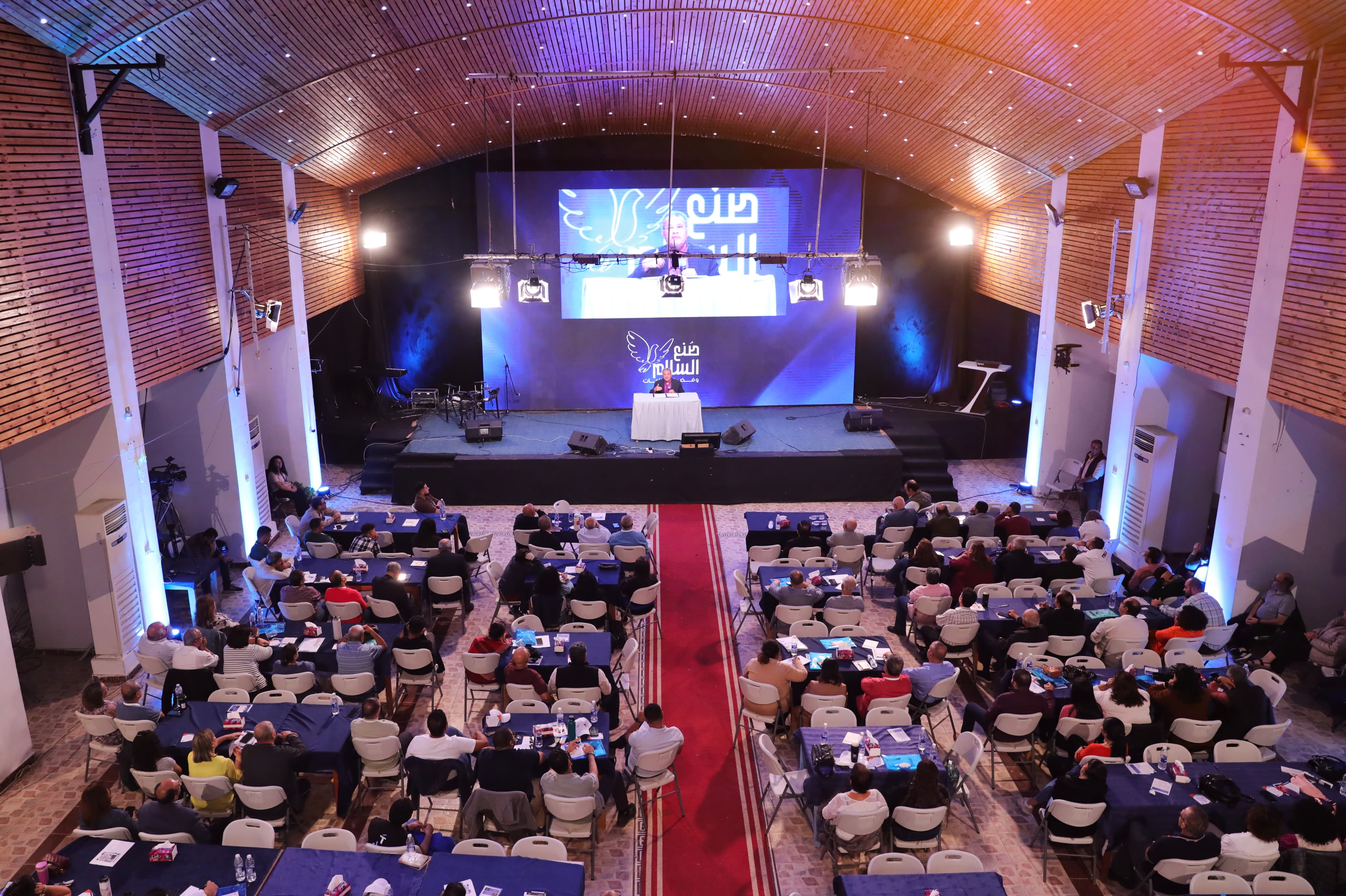 الأنبا باسيليوس يترأس يوم الدعوات بكنيسة القديسة تريزا بالحواصلية