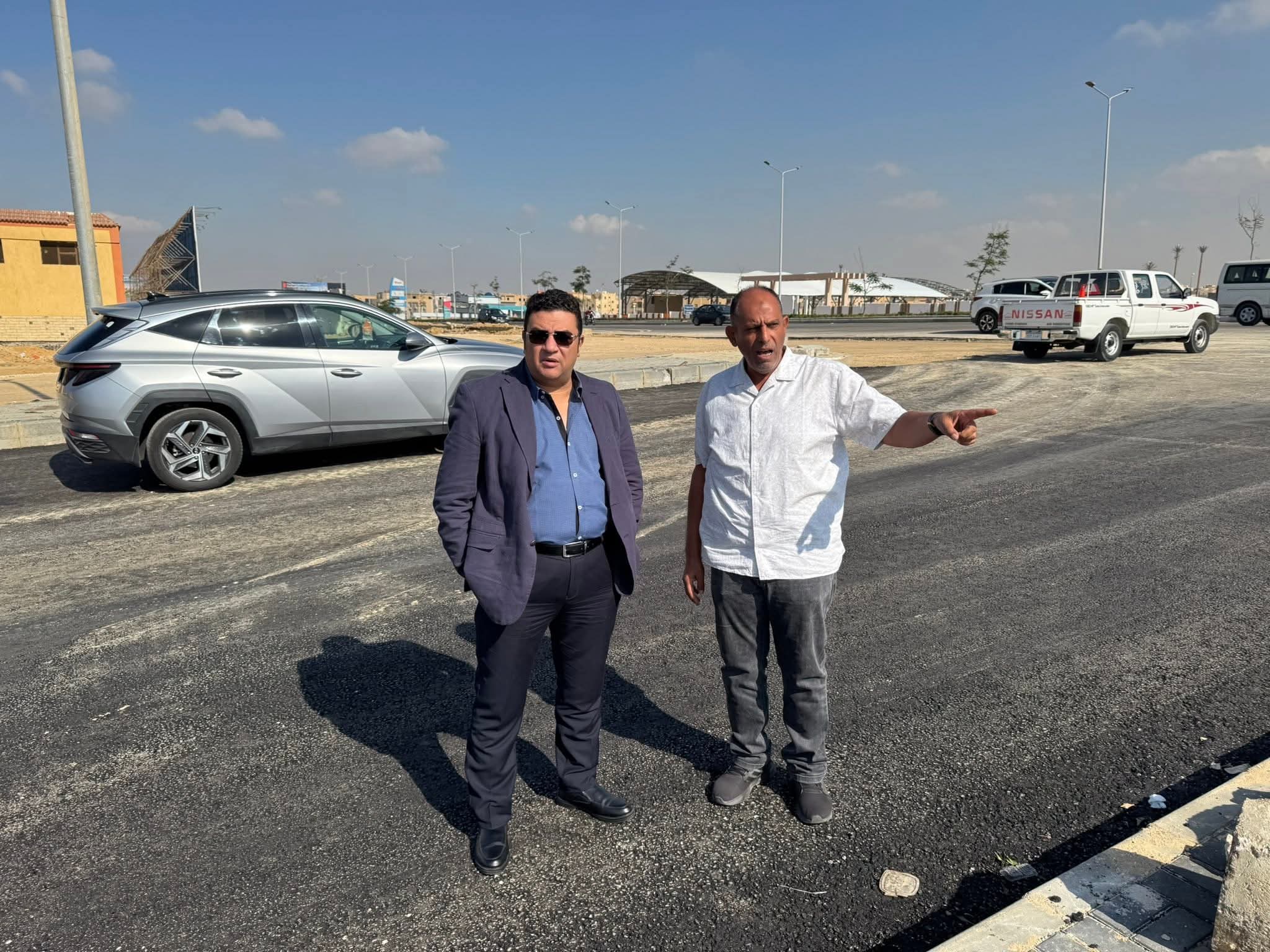 رئيس القاهرة الجديدة بيزور المنطقة الصناعية والنرجس شوفوا الصور